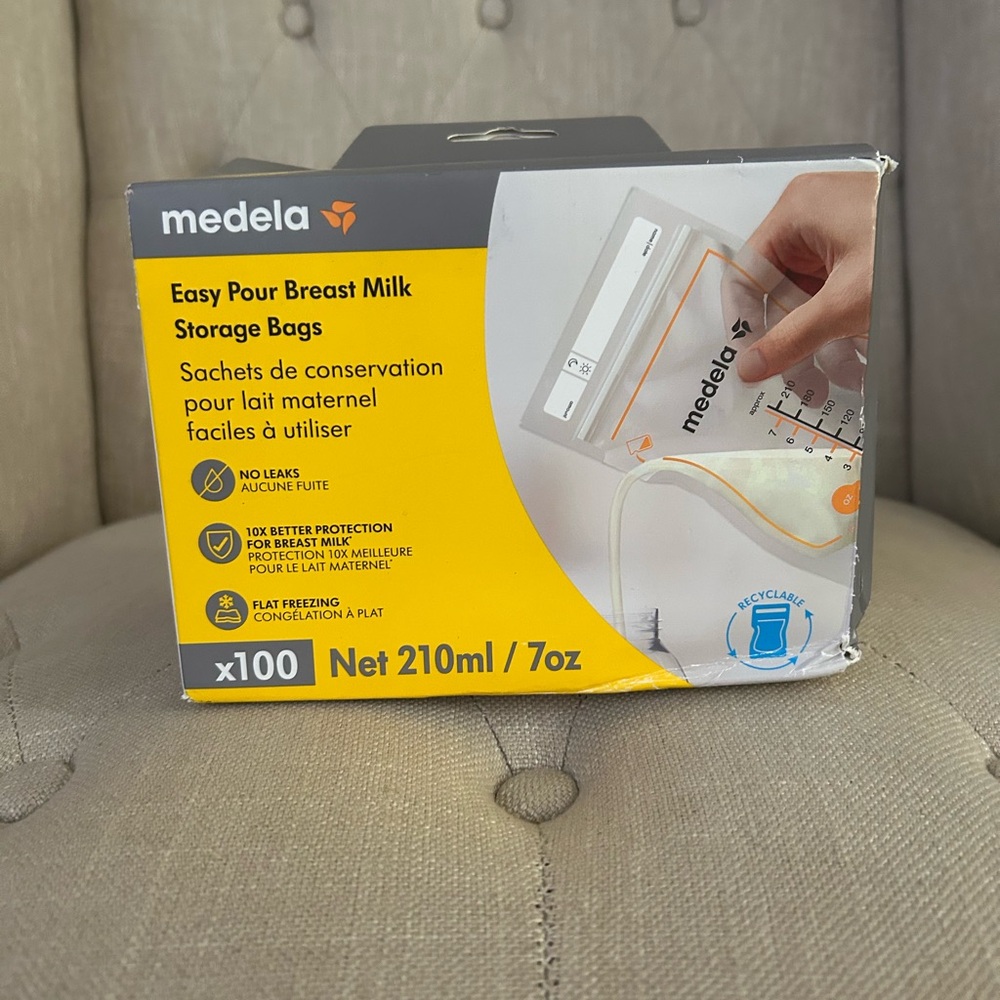 Medela Breast Milk Storage Bags Box in Yellow and White